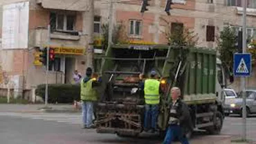 București: Un bărbat a murit după ce a fost lovit de o mașină de gunoi în fața Spitalului Floreasca
