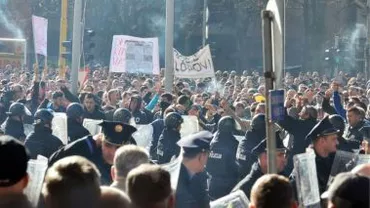 Bosniacii, în stradă pentru a denunța sărăcia și corupția