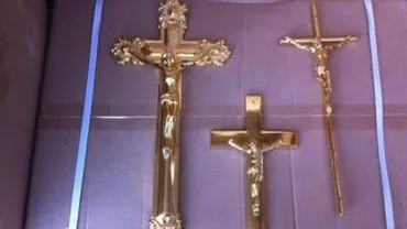 Captură de mii de crucifixuri pentru sicrie, în portul Constanța