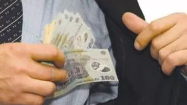 Trei bărbați au fost prinși în flagrant după ce au înșelat mai multe firme din București