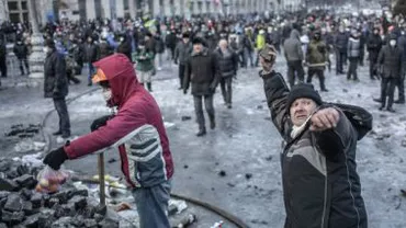 Francois Hollande: Regimul Viktor Ianukovici este responsabil pentru violențele de la Kiev