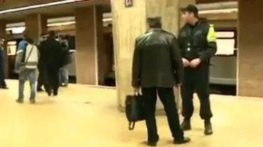 Un bărbat a murit după ce a căzut sub metrou la stația Eroilor din Capitală