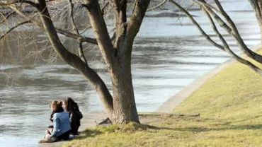 Vreme caldă în cea mai mare parte a țării. Vezi prognoza meteo pentru vineri