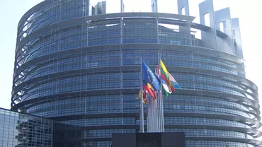 Parlamentul European îndeamnă la acordarea unui ajutor financiar de urgenţă Ucrainei