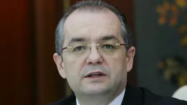 Emil Boc: Premierul Victor Ponta să ceară reducerea CAS ministrului de Finanțe Victor Ponta