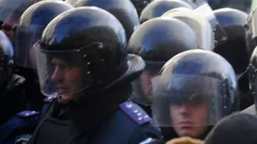 Ucraina a început mobilizarea trupelor în contextul ameninţărilor Rusiei cu o intervenţie militară