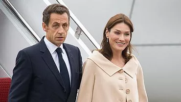 Val de critici la adresa lui Nicolas Sarkozy, după apariţia înregistrărilor unor discuţii purtate cu Carla Bruni