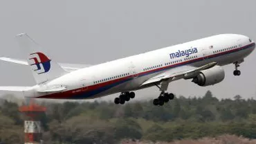 China a dezvăluit fotografii care arată posibile rămășițe ale avionului Boeing dispărut