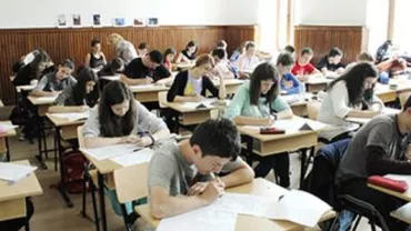 Elevii care au susținut simularea pentru examenul de bacalaureat află vineri ce note au obținut