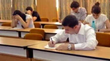 Rezultate Simulare Bac 2014: 52,8% dintre elevii de clasa a XII-a au luat note peste 5 la Limba română