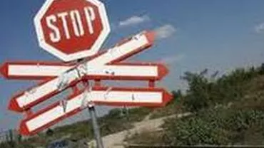 Turcia: Cel puțin nouă persoane au murit, iar alte cinci au fost rănite, după ce un tren a lovit un microbuz