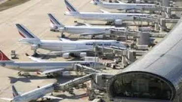 Grevă pe mai multe aeroporturi din Frankfurt: Lufthansa anulează aproape 600 de zboruri