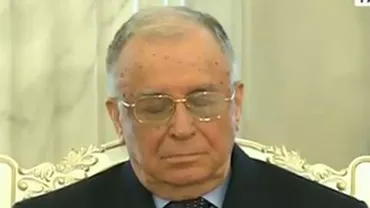Ion Iliescu a ațipit în timpul discursului președintelui Traian Băsescu de la Palatul Cotroceni (VIDEO)