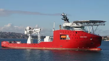 O navă a marinei australiene se îndreaptă către zona în care s-ar fi prăbuşit zborul MH370 în căutarea cutiilor negre