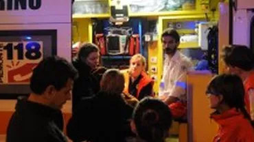 Italia: Opt persoane, între care o fetiță de doi ani, rănite după incendierea ușii apartamentului unei românce