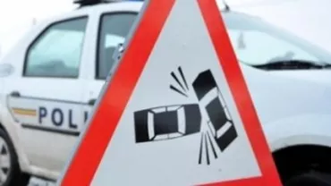 Ambulanță, implicată într-un accident în Vâlcea: O persoană a murit, iar alte două au fost rănite