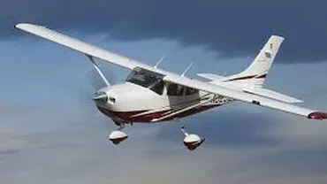 Un avion de mici dimensiuni a aterizat forţat pe un câmp din judeţul Arad