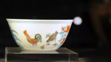 Record mondial pentru porțelan chinezesc: Un bol din timpul dinastiei Ming a fost cumpărat pentru suma de 26 milioane euro