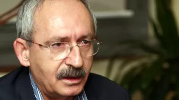 Turcia: Liderul opoziției, agresat în Parlament de o persoană necunoscută