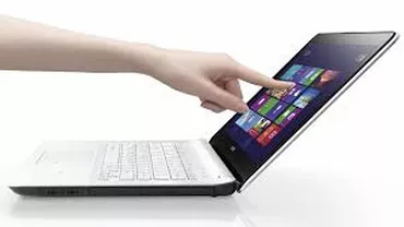 Utilizatorii de laptopuri Sony Vaio Fit 11A, avertizați să nu le folosească din cauza supraîncălzirii bateriei
