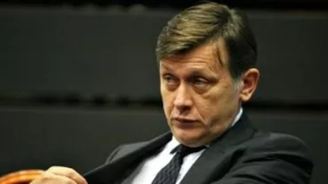 Crin Antonescu: Mă gândesc că şi Ponta o să cadă printr-o moţiune de cenzură, pe care chiar o vom iniția