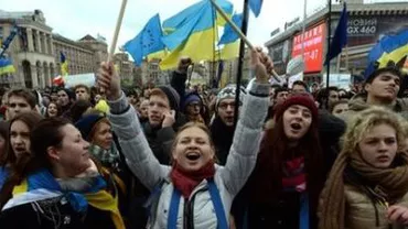 Kiev: Sute de persoane au manifestat pentru o acțiune mai hotărâtă în estul Ucrainei