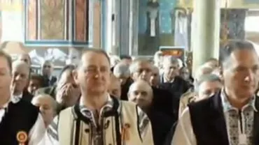 PSD Cluj, campanie la slujbele religioase: Politicienii au oferit enoriașilor icoane și drapele tricolore