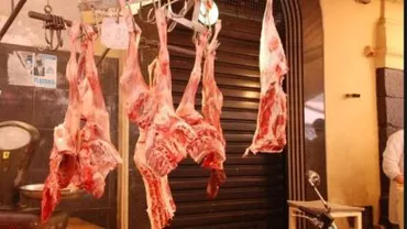 Carne de miel cu urme de fecale și blană, descoperită de inspectorii ANPC într-un lanț de magazine: Marfa, retrasă de la comercializare (VIDEO)