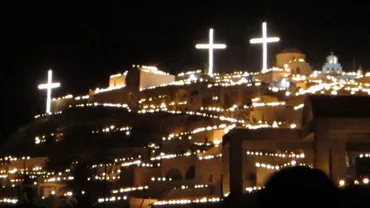 Trei americani, răniţi de petarde utilizate de Paşti pe Insula greacă Santorini