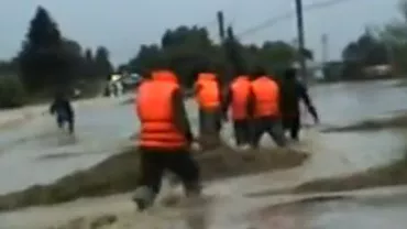 Bărbat căutat în Prahova după ce a fost luat de ape: Acesta a alunecat în pârâul Bucovel