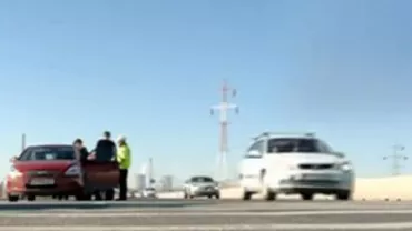 Un șofer surprins cu 149 km/h pe DN1 a părăsit drumul și și-a abandonat mașina după ce a observat radar-ul