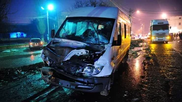 Brașov: Accident cu 11 răniţi, printre care şi un copil de trei ani, pe DN1