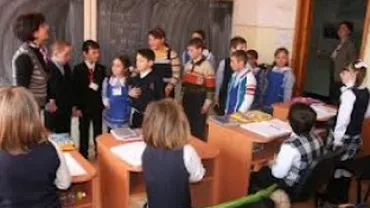 Elevii și preșcolarii se întorc de miercuri la cursuri, după o vacanță de aproape două săptămâni