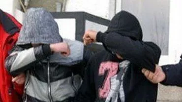 Patru copii cu vârste între 12 și 14 ani, cercetaţi penal pentru constituire într-un grup de hoţi din locuinţe