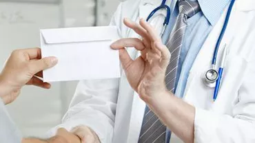 Cinci medici au fost reţinuţi în dosarul operaţiilor estetice: Alte 26 persoane, urmărite penal