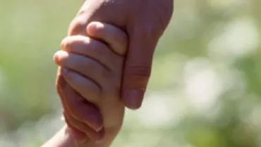 O fetiță de trei ani din Giurgiu a fost găsită moartă la două zile de la anunțul dispariției sale