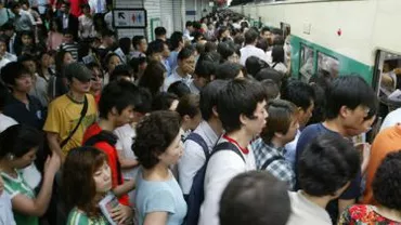 Seul: Zeci de persoane au fost rănite după ce două trenuri au intrat în coliziune