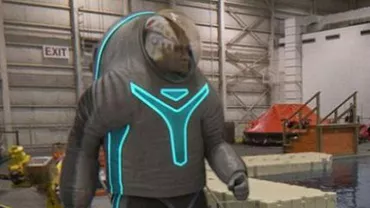 NASA a prezentat costumul spațial pentru misiunile pe Marte (FOTO)