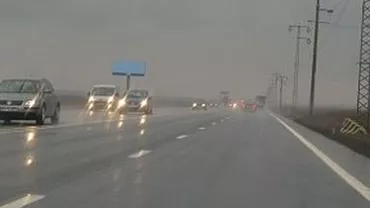 Trafic îngreunat pe autostrada A1, din cauza ploii: Vizibilitatea, sub 100 metri