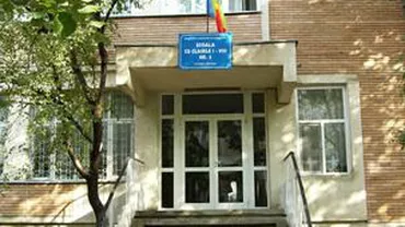 Focșani: Două eleve au vrut să se arunce de pe bloc. Ele au fost salvate după ce s-a găsit un bilet într-un caiet