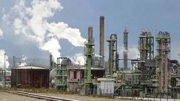 DNA estimează un prejudiciu de 13,5 milioane lei la rafinăria din Arad, în urma unor percheziții