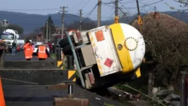 Accident între o cisternă și două mașini pe DN 1: Circulația este restricționată pe sectorul Ploiești - Buzău