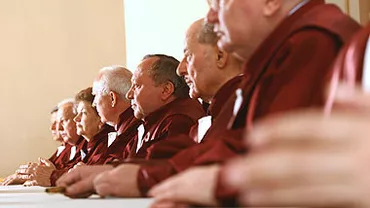 Curtea Constituțională discută contestațiile formulate de Traian Băsescu și Victor Ponta