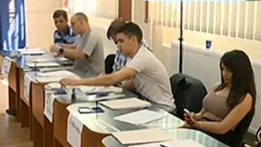 Membrul unei secții de votare din Gorj, luat de ambulanță și transportat la spital