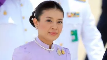 Viitoarea regină a Thailandei, topless într-un filmuleț care a ajuns viral (VIDEO)