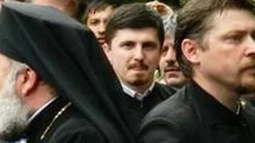 Episcopul Bacăului, huiduit la o înmormântare din localitatea Cernu (VIDEO)