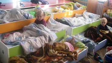 Avocat: Copiii de la grădiniţa din Constanţa primeau vin ca să adoarmă, la trezire li se dădea cafea