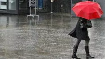 Cod galben de ploi și descărcări electrice pentru București și județele Ilfov și Brașov