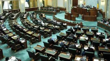 Comisia juridică a Senatului a votat pentru tăierea pensiilor de serviciu în cazul magistraților corupți