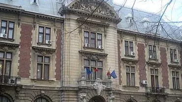 Directorul APIA Bucureşti, șeful IPJ Suceava, un preot, un avocat și medici veterinari, anchetați de DNA pentru corupție